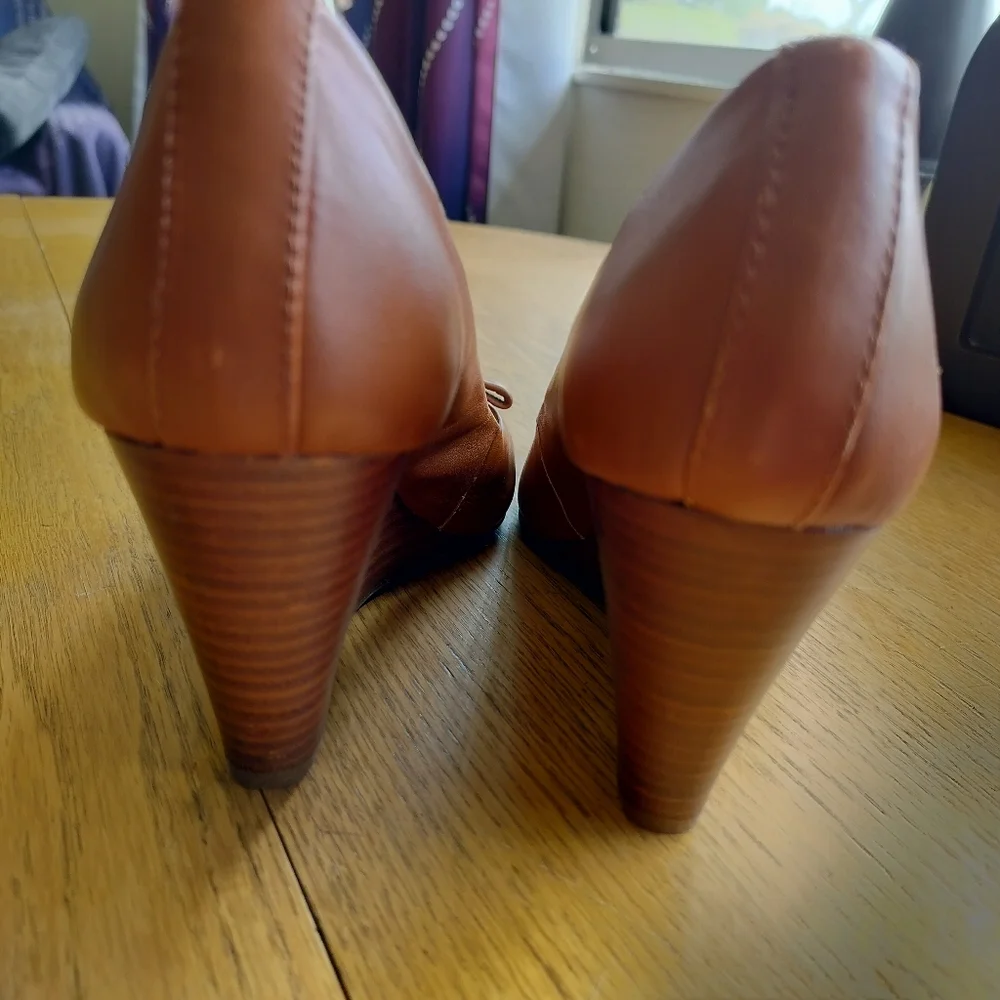 BCBGeneration Wedge Peep Toe Sandals Size 8B